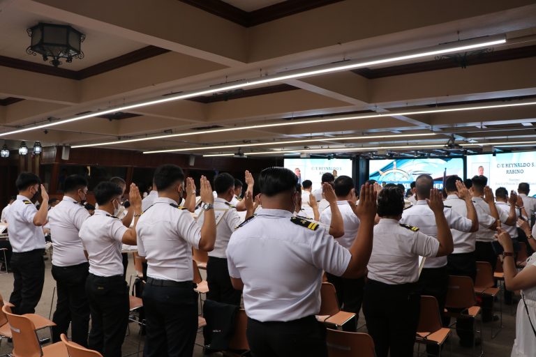 Palace: US firms eyeing to hire 75-K Pinoy seafarers