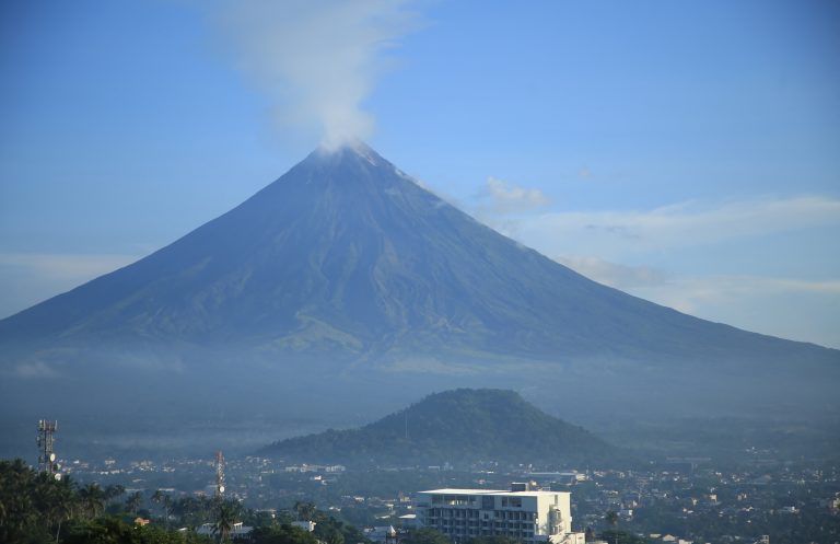 Mayon Volcano unrest continues; Alert Level 3 still up
