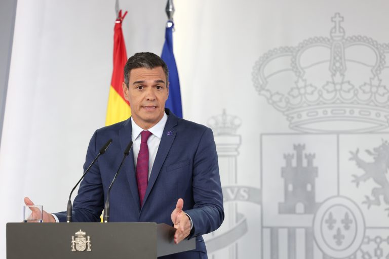 Spain PM says football boss apology over kiss ‘insufficient’