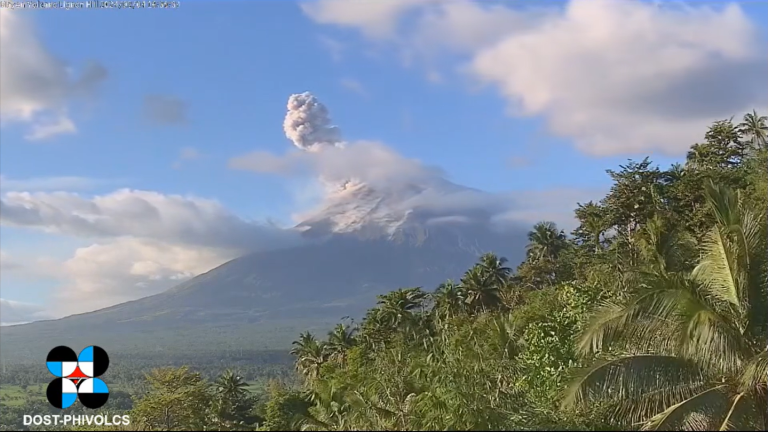 Phivolcs: Mayon Volcano remains on alert level 2 after phreatic eruption