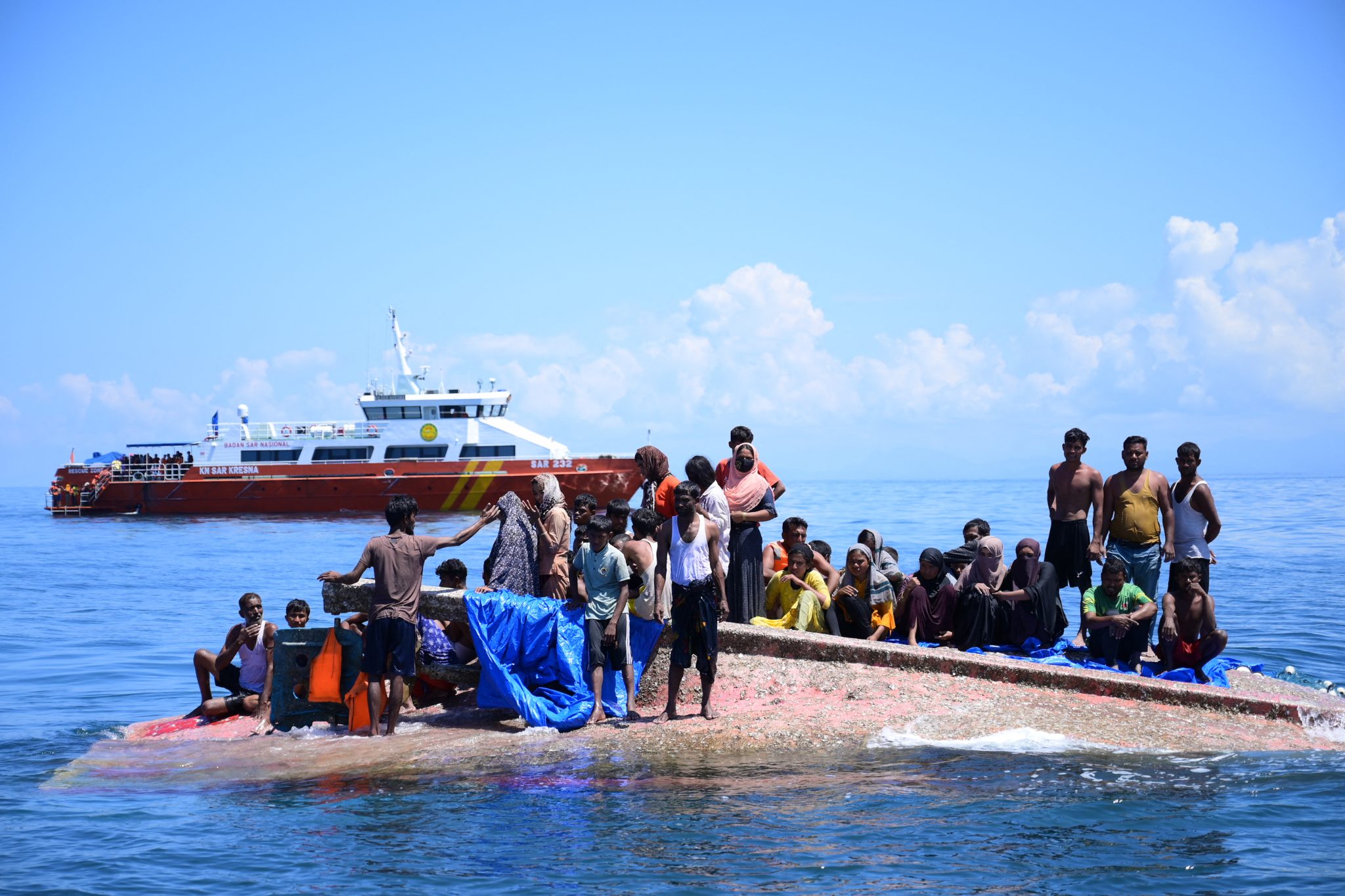 Indonesia rescuers save 69 Rohingya refugees at sea - PTV News
