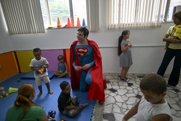 Clark Kent look-alike turns accidental superhero in Brazil