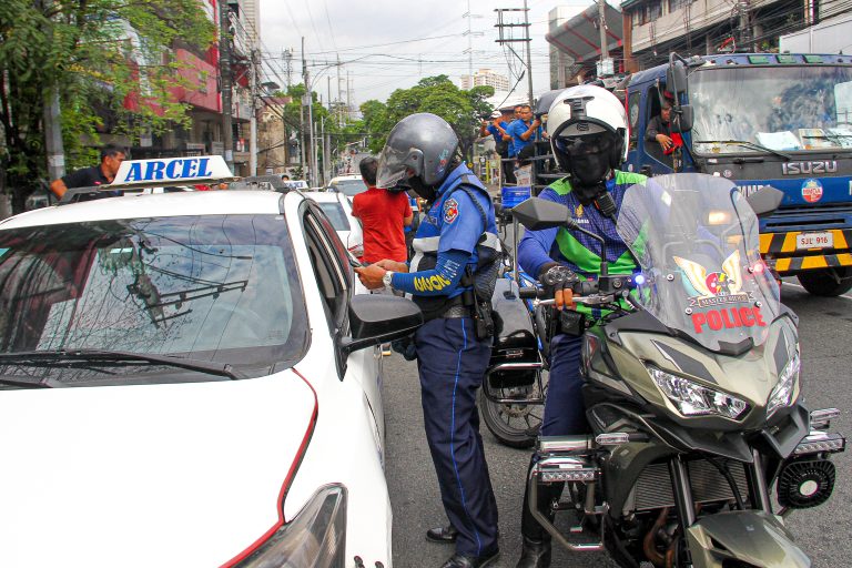 LTO urges Filipinos to report ‘wang-wang’, scams to new hotline
