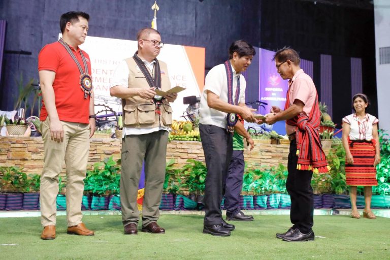 PBBM gives P10-K cash, other aid to Cordillera farmers, fisherfolk