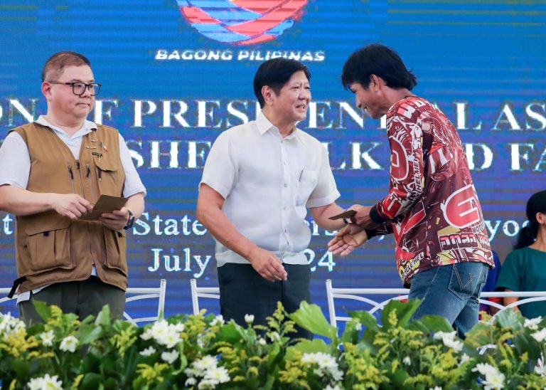 Marcos distributes over P136-M cash aid in E. Visayas