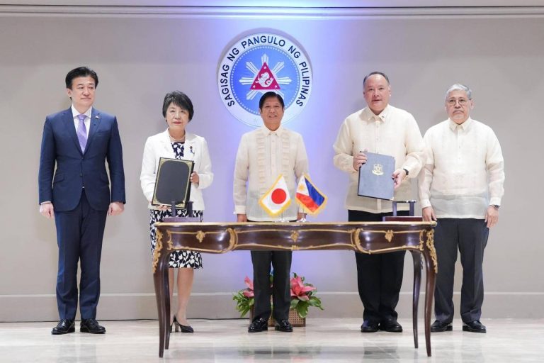 PH, Japan seal defense pact in Malacañang