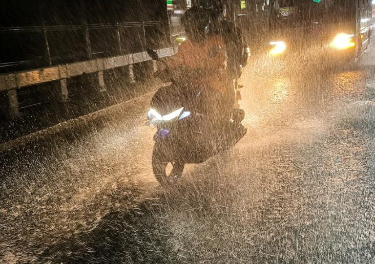 Gov’t work, classes in NCR suspended due to ‘habagat’