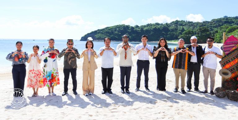 PH unveils new Muslim white beach ‘Marhaba Boracay’