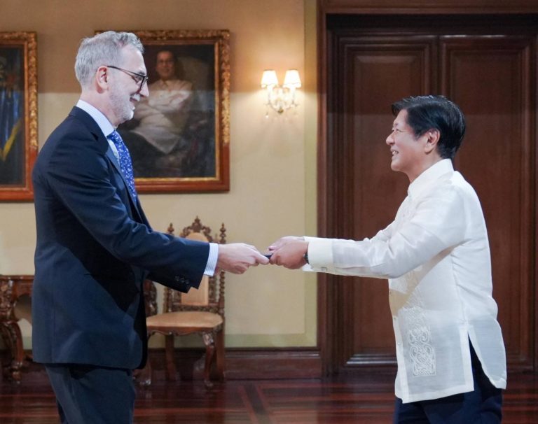 Marcos welcomes 5 envoys to PH