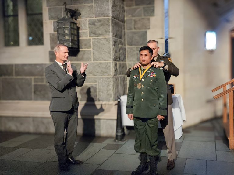 AFP major, first Filipino to receive prestigious US Nininger Award for Valor at Arms