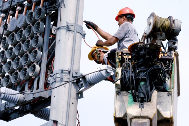 Meralco announces power rate hike in November