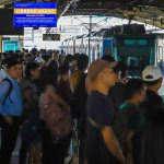 MRT-3 passengers