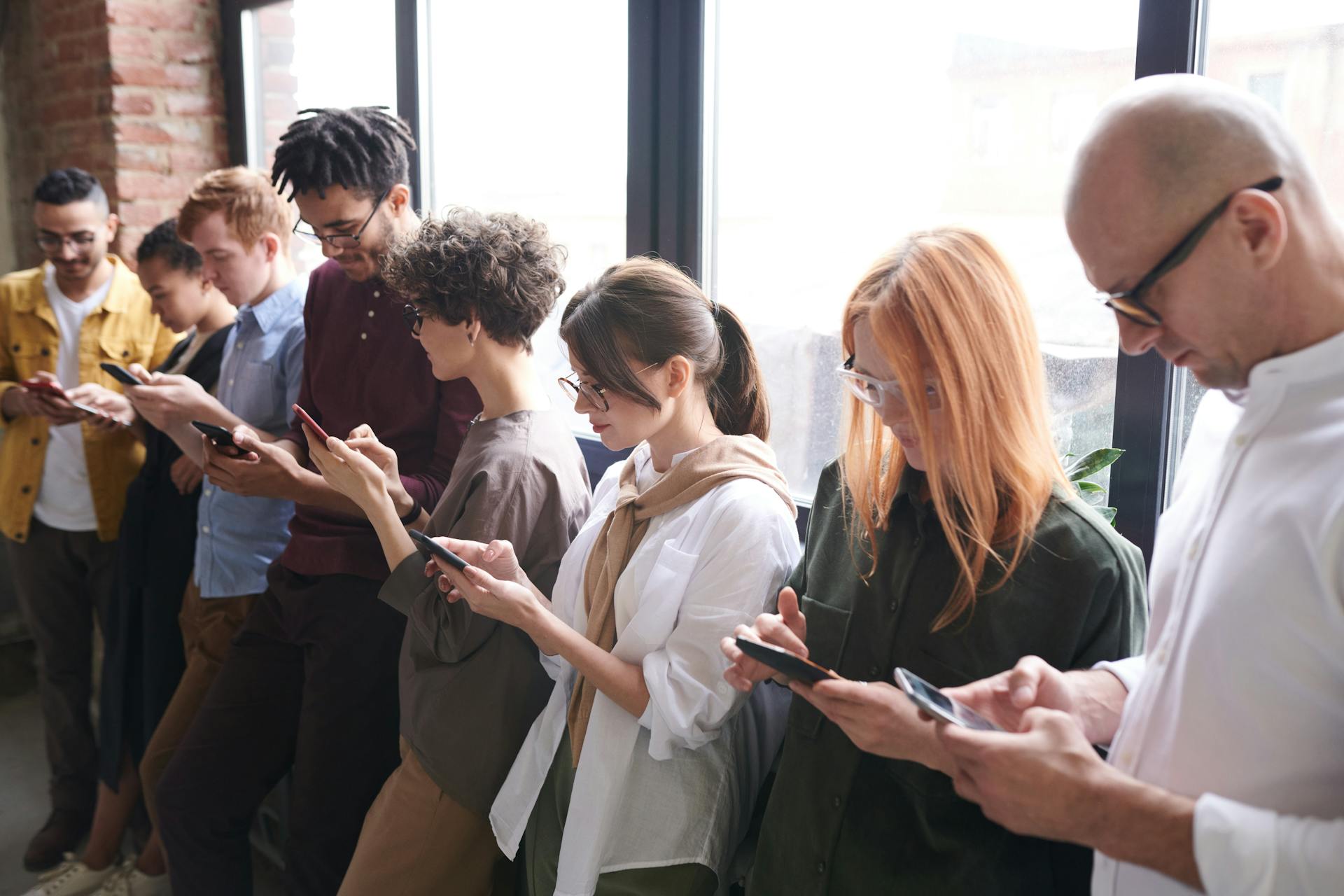 pexels-fauxels-3183167