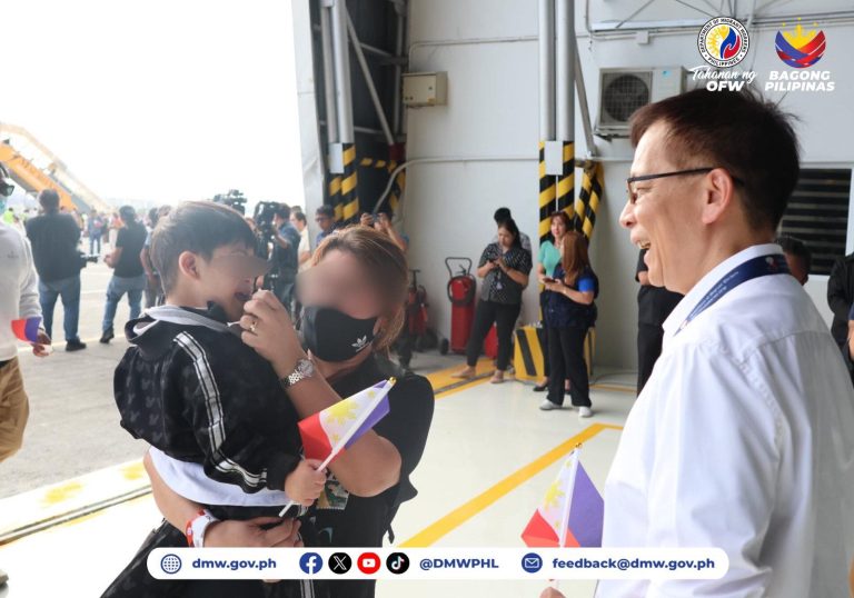 Over 300 Filipinos from Middle East back in PH