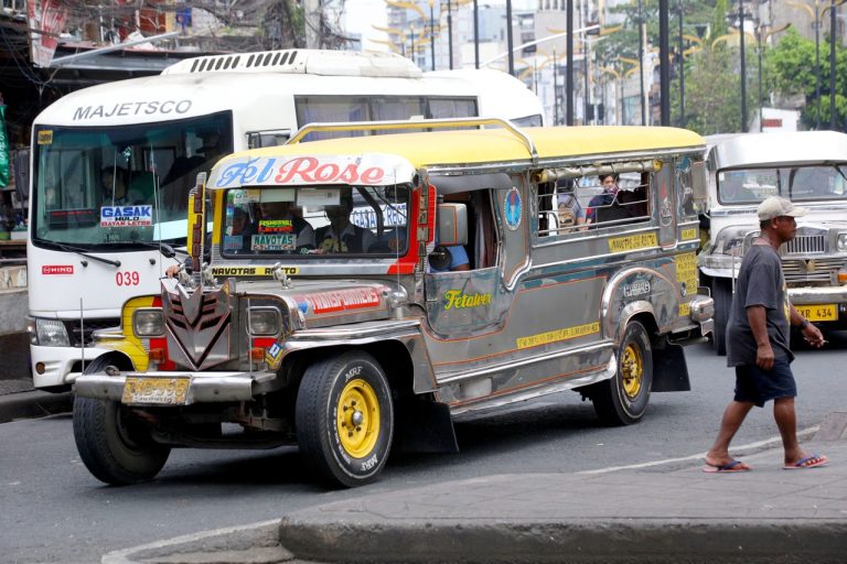 Toll rebates for PUVs, cargo trucks starting March 23