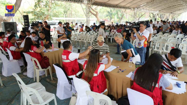 1.3K TNVS drivers in NCR receive cash aid in QC payout site