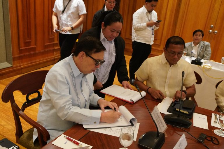 Gov’t agencies sign SOP to implement POGO ban, help victims