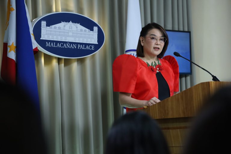 Palace urges public to be discerning amid fake news, destabilization rumors