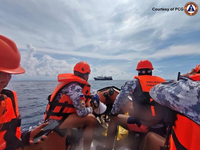PCG drives Chinese fishing vessels away from Lawak Island